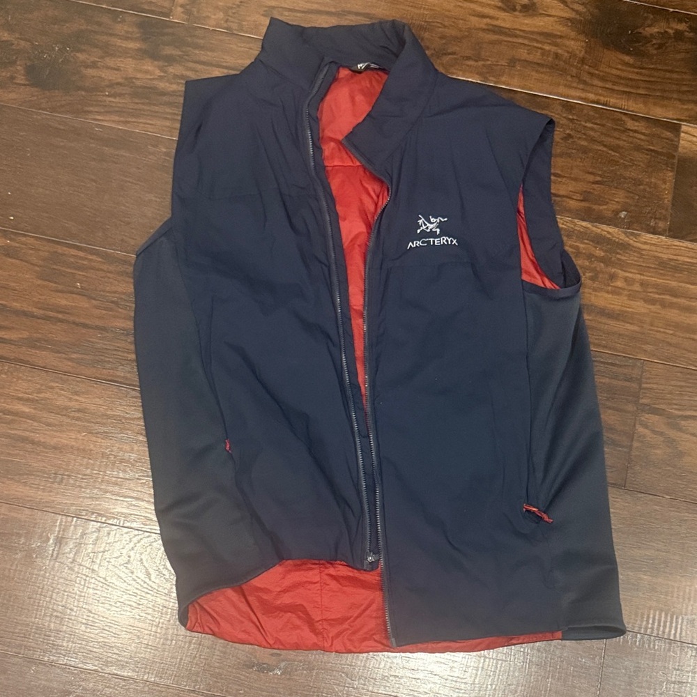 Arc'teryx Navy Shell with Red Lining Men's Vest